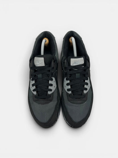 Nike Air Max 90 — buty sportowe męskie w bardzo dobrym stanie rozmiar 43, widok z góry