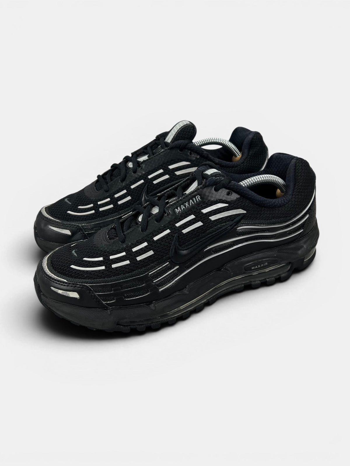 Nike Air Max TL 2.5 Black/Metallic Silver — buty sportowe męskie w bardzo dobrym stanie rozmiar 44.5, widok z boku