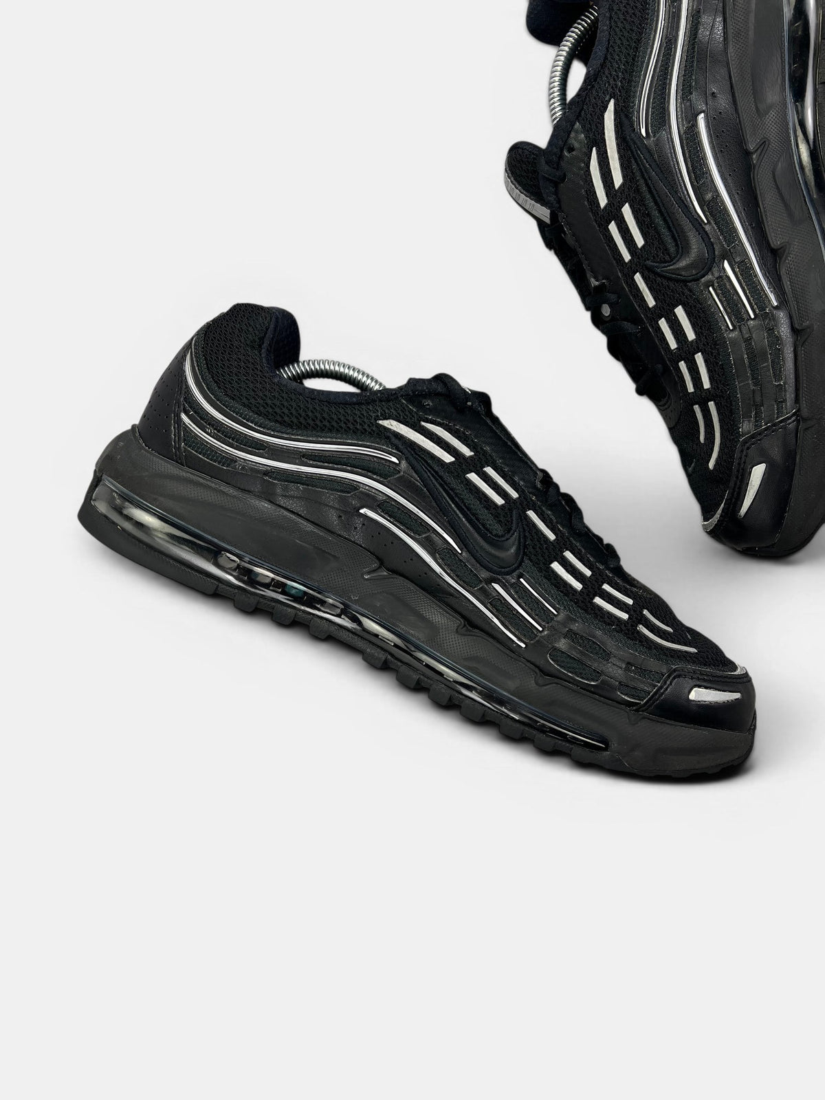 Nike Air Max TL 2.5 Black/Metallic Silver — buty sportowe męskie w bardzo dobrym stanie rozmiar 44.5, wewnętrzny panel lewego buta