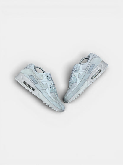 Nike Air Max 90 Wolf Grey — buty sportowe męskie w bardzo dobrym stanie rozmiar 43, zewnętrzny panel prawego buta