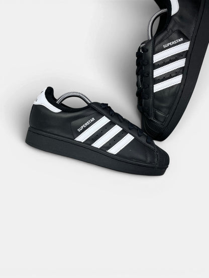 Adidas Superstar II — buty sportowe damskie w bardzo dobrym stanie rozmiar 37 1/3, zewnętrzny panel prawego buta