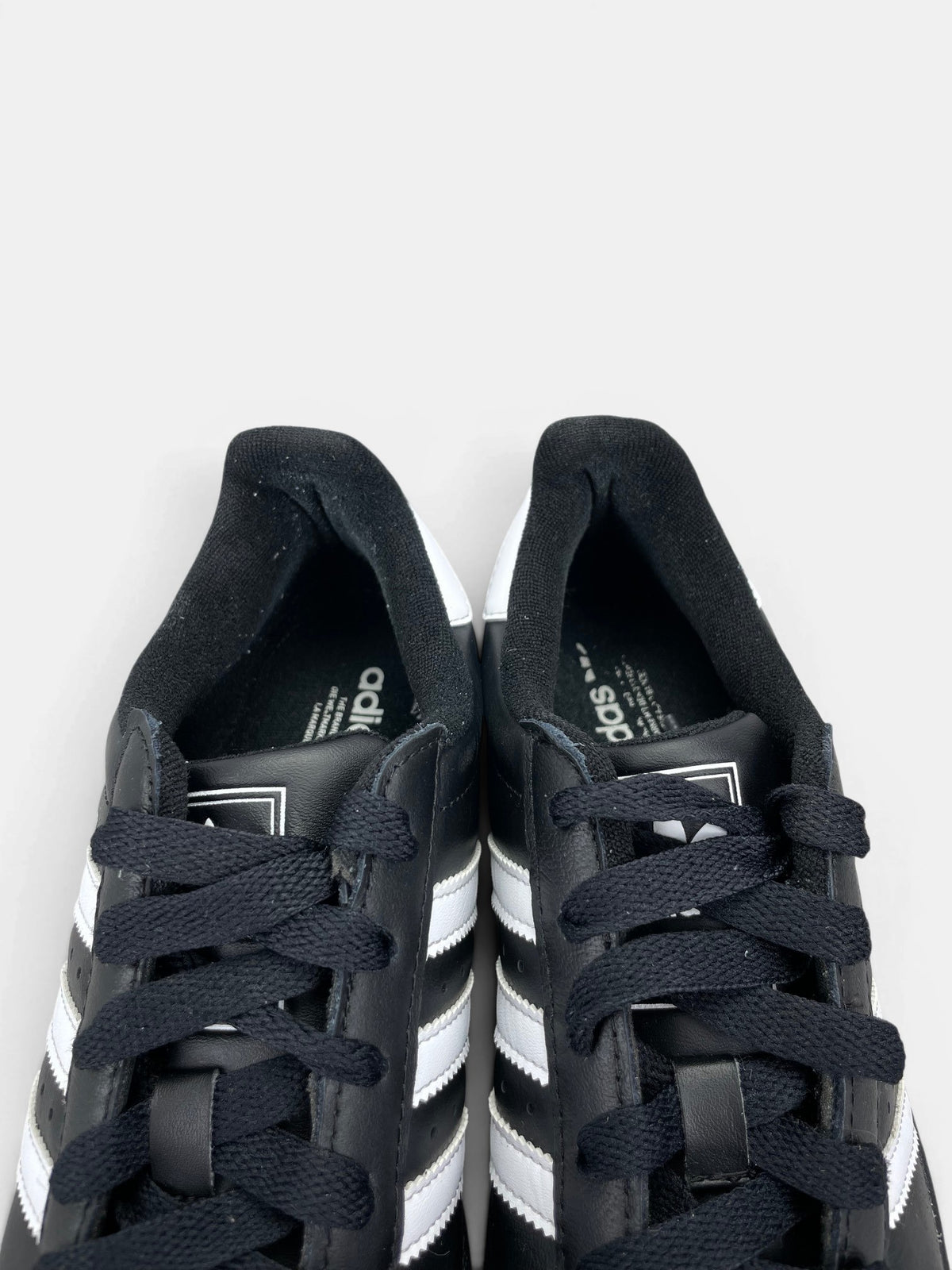 Adidas Superstar II — buty sportowe damskie w bardzo dobrym stanie rozmiar 37 1/3, zapiętki butów
