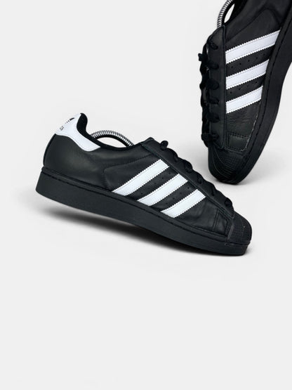 Adidas Superstar II Black White — buty sportowe damskie w bardzo dobrym stanie rozmiar 39 1/3, wewnętrzny panel lewego buta