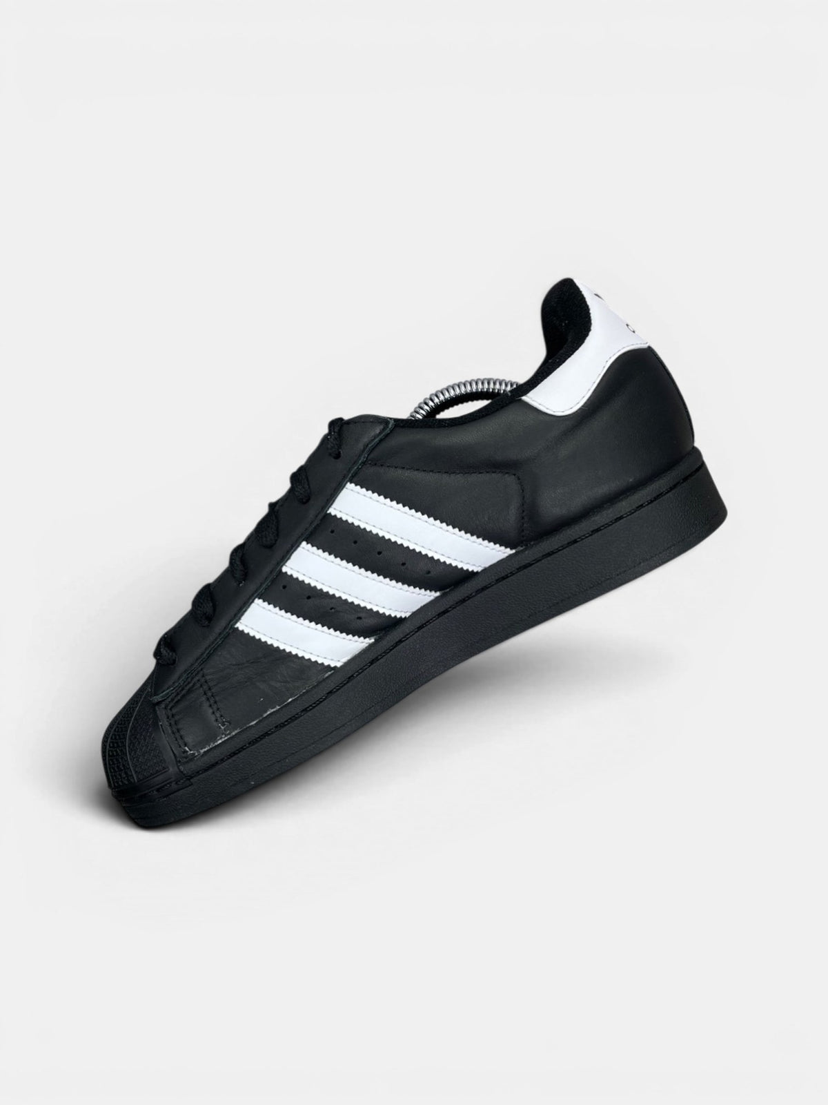Adidas Superstar II Black White — buty sportowe damskie w bardzo dobrym stanie rozmiar 39 1/3, wewnętrzny panel prawego buta