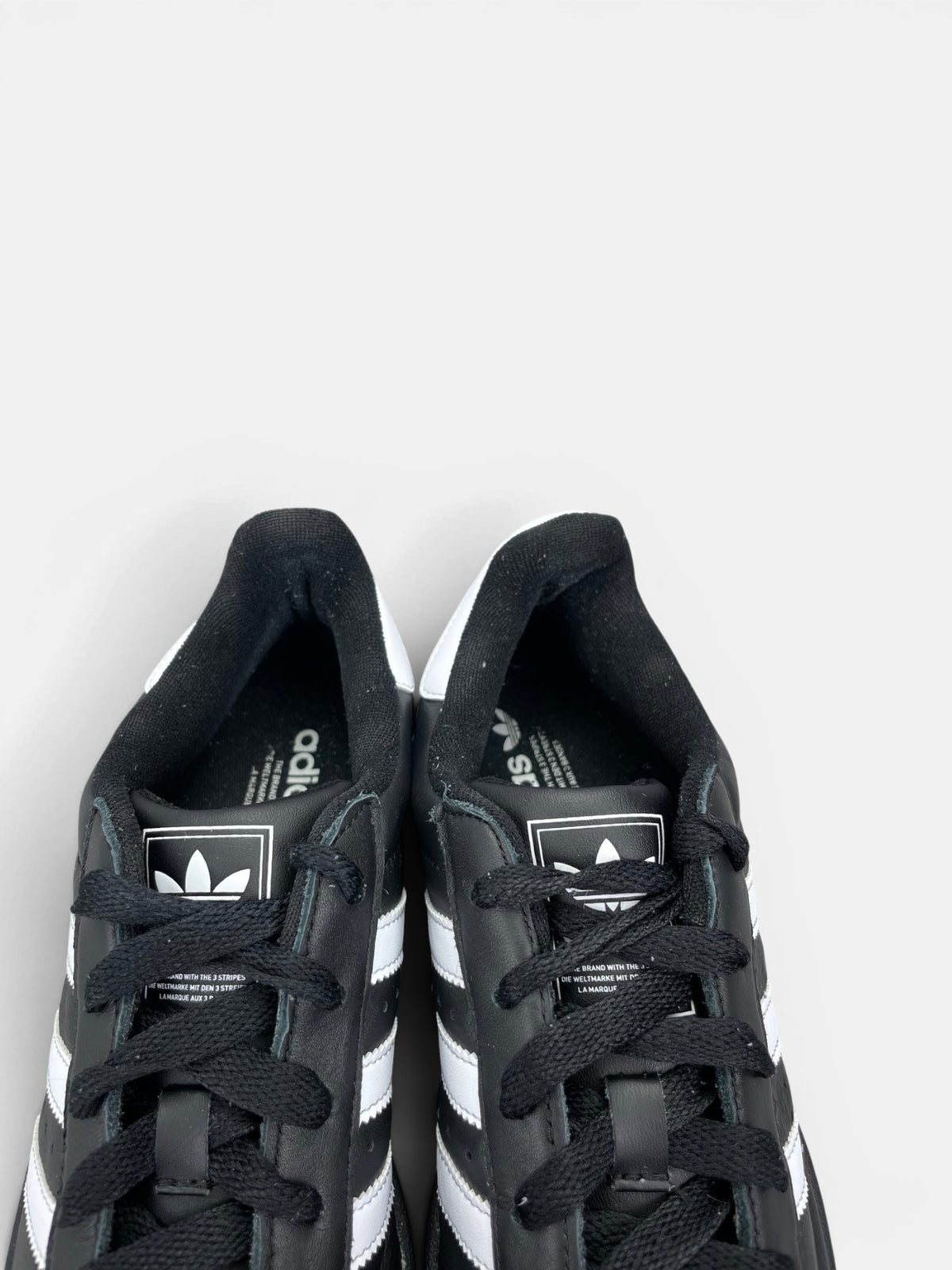 Adidas Superstar II Black White — buty sportowe damskie w bardzo dobrym stanie rozmiar 39 1/3, zapiętki butów