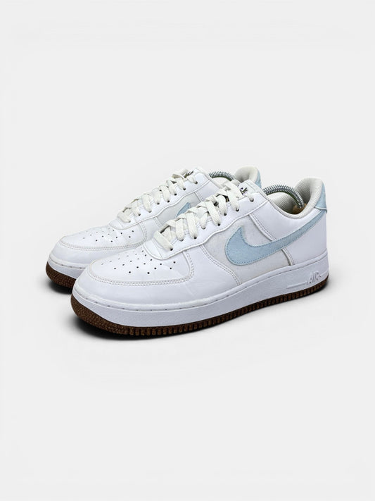 Nike Air Force 1 Low Indigo — buty sportowe męskie w bardzo dobrym stanie rozmiar 42.5, widok z boku