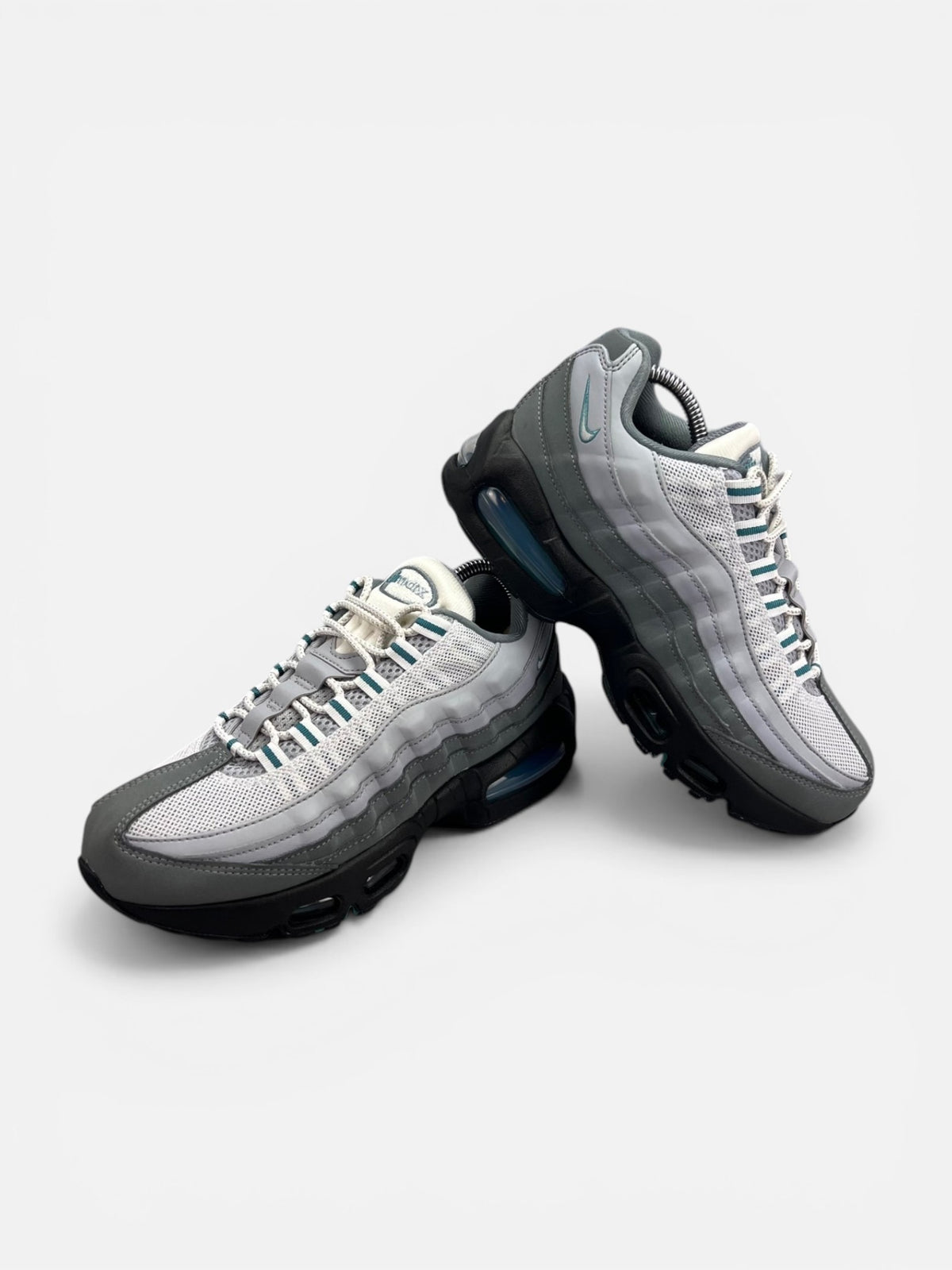Nike Air Max 95 Mineral Teal — buty sportowe damskie w bardzo dobrym stanie rozmiar 39, boczny profil