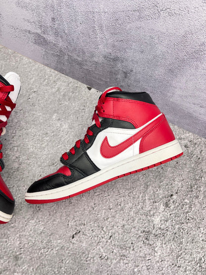 Jordan Air Jordan 1 Mid Alternate Bred Toe — buty sportowe męskie w bardzo dobrym stanie rozmiar 40, wewnętrzny panel prawego buta