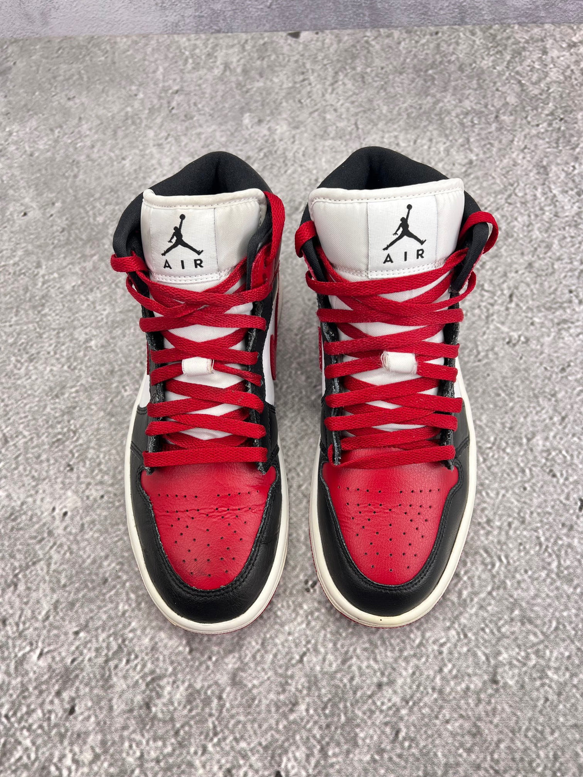 Jordan Air Jordan 1 Mid Alternate Bred Toe — buty sportowe męskie w bardzo dobrym stanie rozmiar 40, widok z tyłu