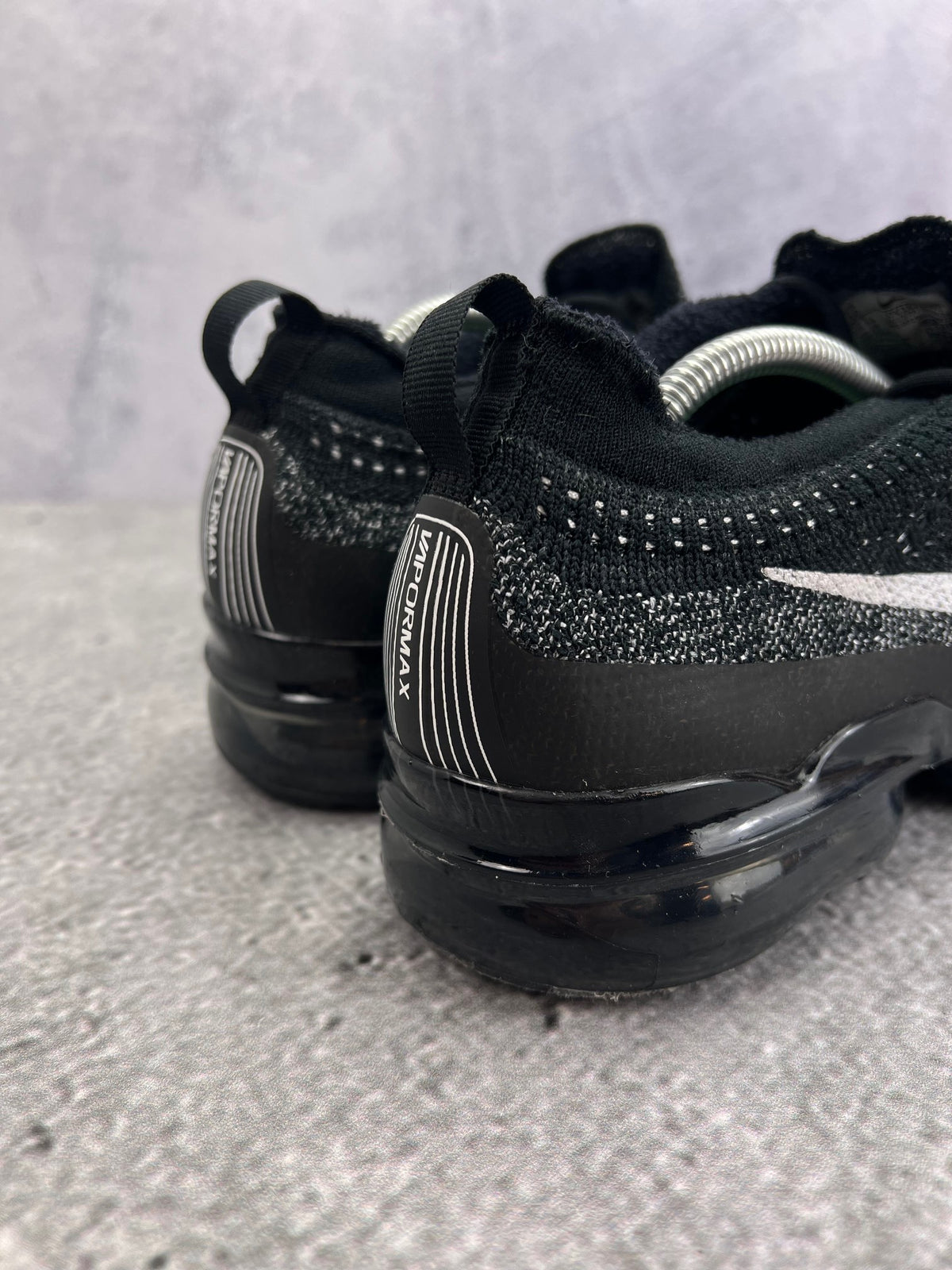 Nike Air VaporMax 2023 Flyknit Oreo — buty sportowe męskie w bardzo dobrym stanie rozmiar 44, widok z góry