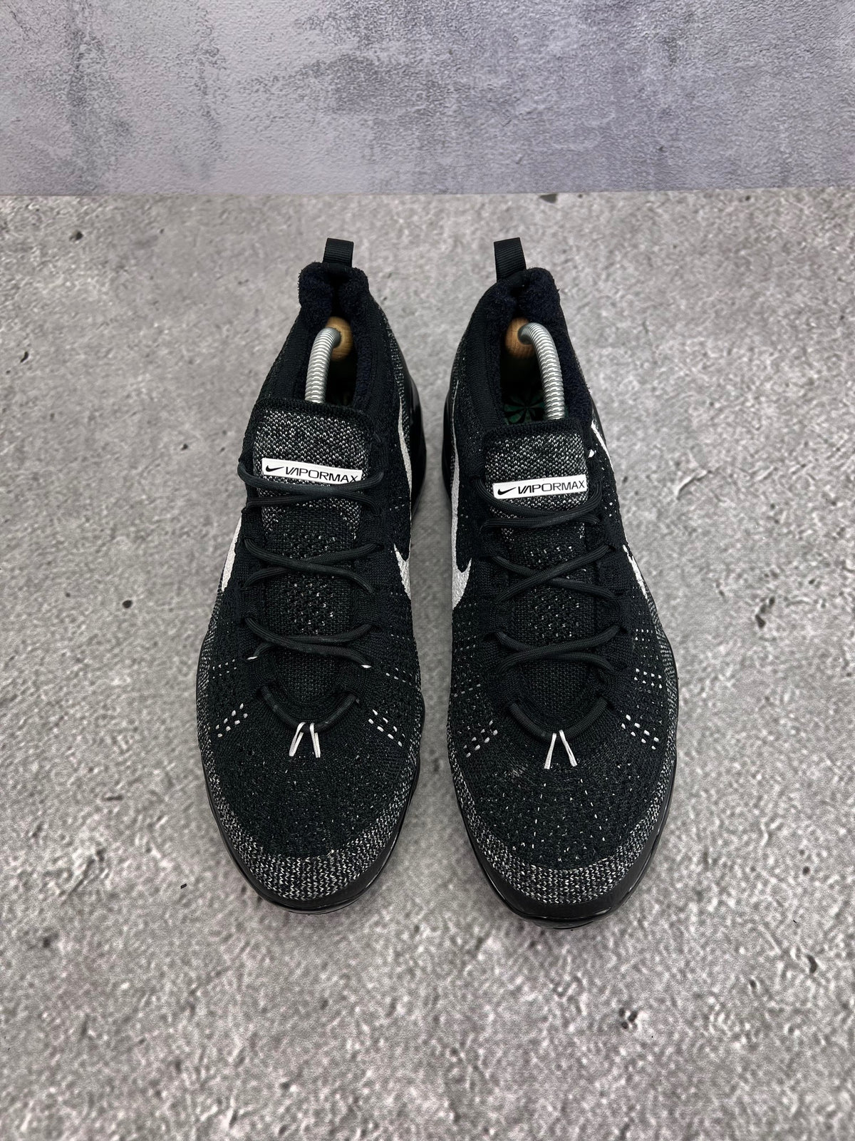 Nike Air VaporMax 2023 Flyknit Oreo — buty sportowe męskie w bardzo dobrym stanie rozmiar 44, podeszwa