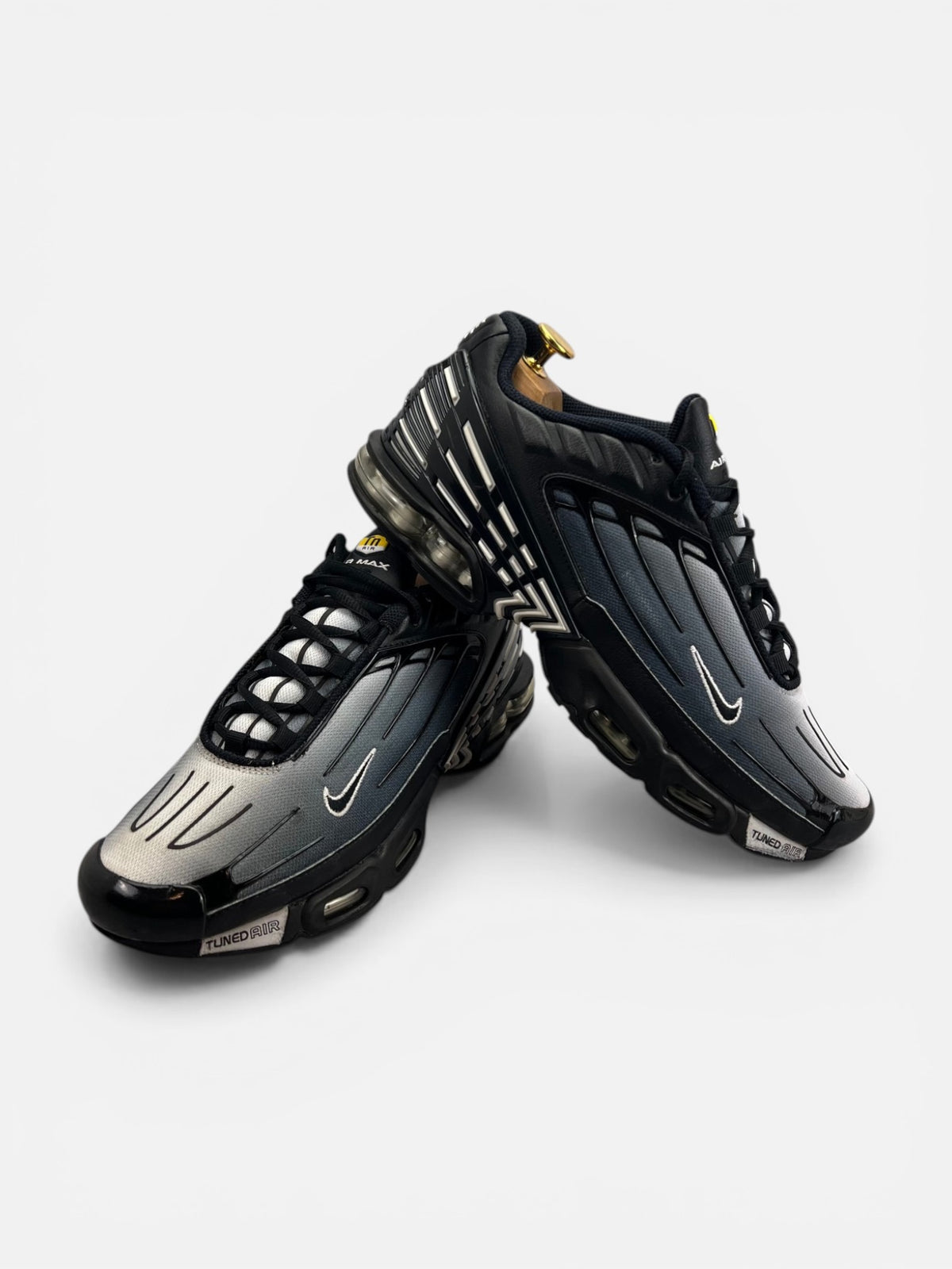 Nike Air Max Plus 3 Black White — buty sportowe męskie w bardzo dobrym stanie rozmiar 44, boczny profil