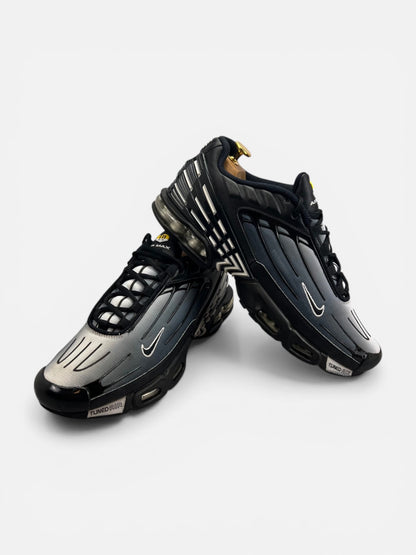 Nike Air Max Plus 3 Black White — buty sportowe męskie w bardzo dobrym stanie rozmiar 44, boczny profil