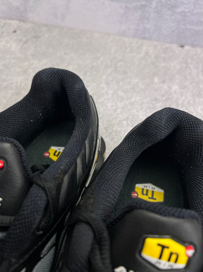 Nike Air Max Plus 3 Black White — buty sportowe męskie w bardzo dobrym stanie rozmiar 44, zapiętki butów