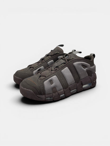 Nike Air More Uptempo Low Baroque Brown — buty sportowe męskie w bardzo dobrym stanie rozmiar 44, widok z boku