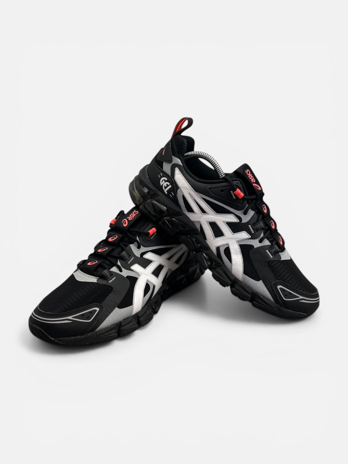 Asics GEL-Quantum 180 — buty sportowe męskie w bardzo dobrym stanie rozmiar 42.5, widok z boku