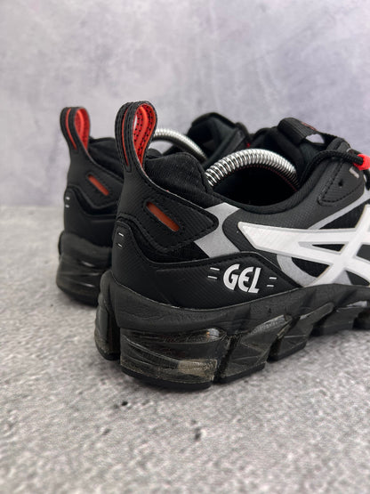 Asics GEL-Quantum 180 — buty sportowe męskie w bardzo dobrym stanie rozmiar 42.5, wewnętrzny panel prawego buta