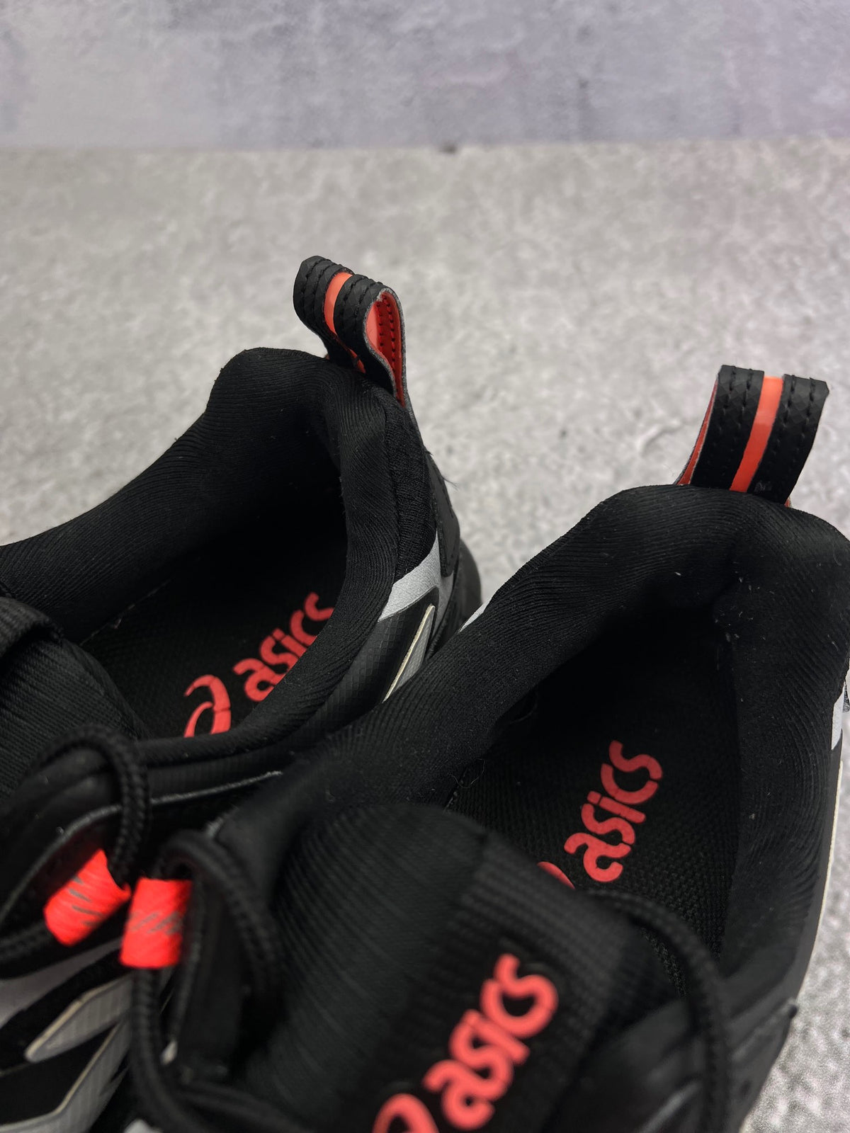 Asics GEL-Quantum 180 — buty sportowe męskie w bardzo dobrym stanie rozmiar 42.5, podeszwa