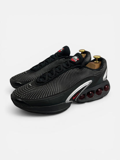 Nike Air Max Dn — buty sportowe męskie w bardzo dobrym stanie rozmiar 44, widok z boku