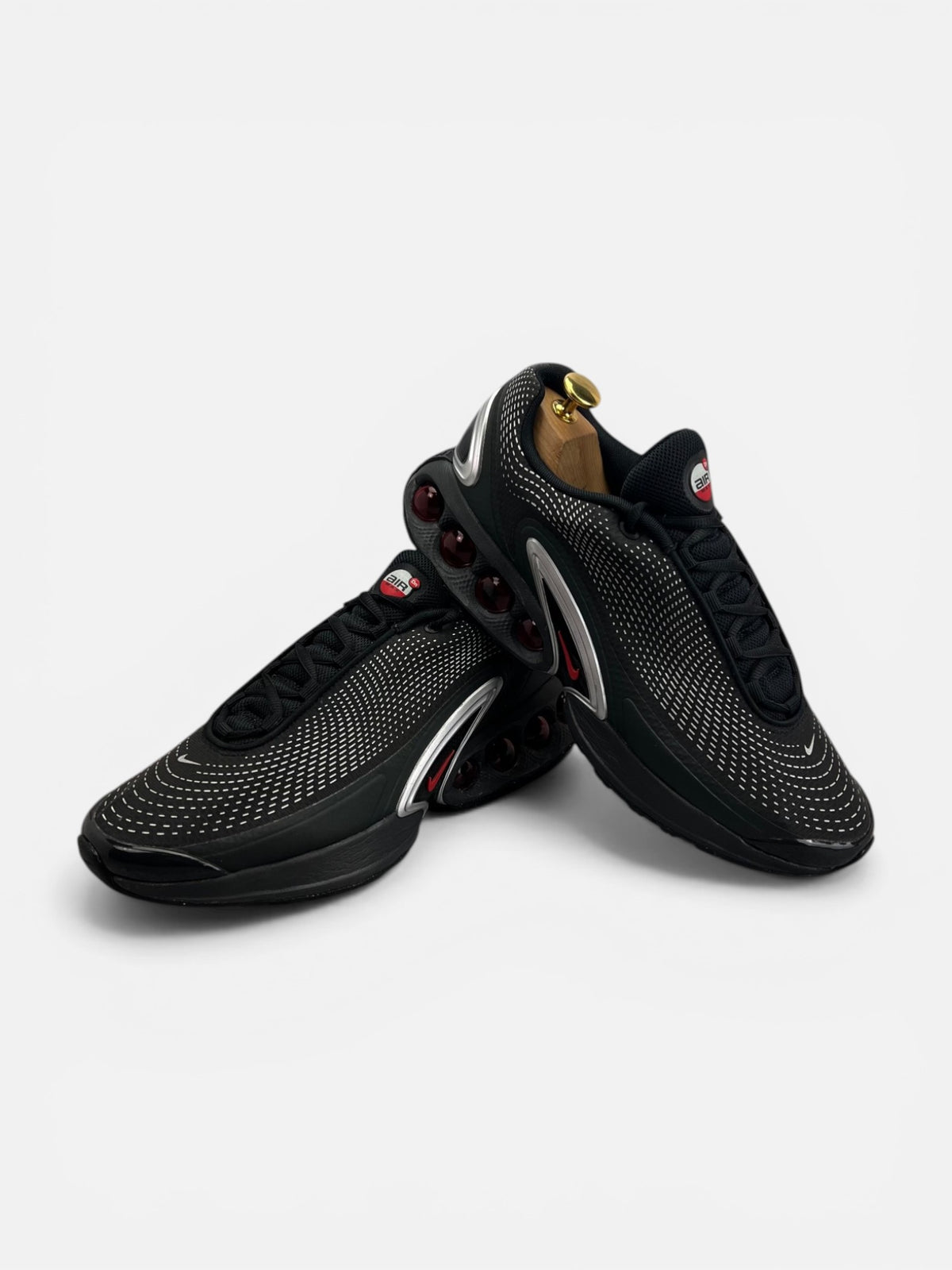 Nike Air Max Dn — buty sportowe męskie w bardzo dobrym stanie rozmiar 44, boczny profil
