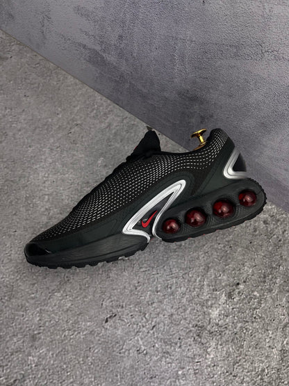 Nike Air Max Dn — buty sportowe męskie w bardzo dobrym stanie rozmiar 44, wewnętrzny panel prawego buta