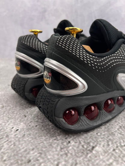 Nike Air Max Dn — buty sportowe męskie w bardzo dobrym stanie rozmiar 44, widok z góry
