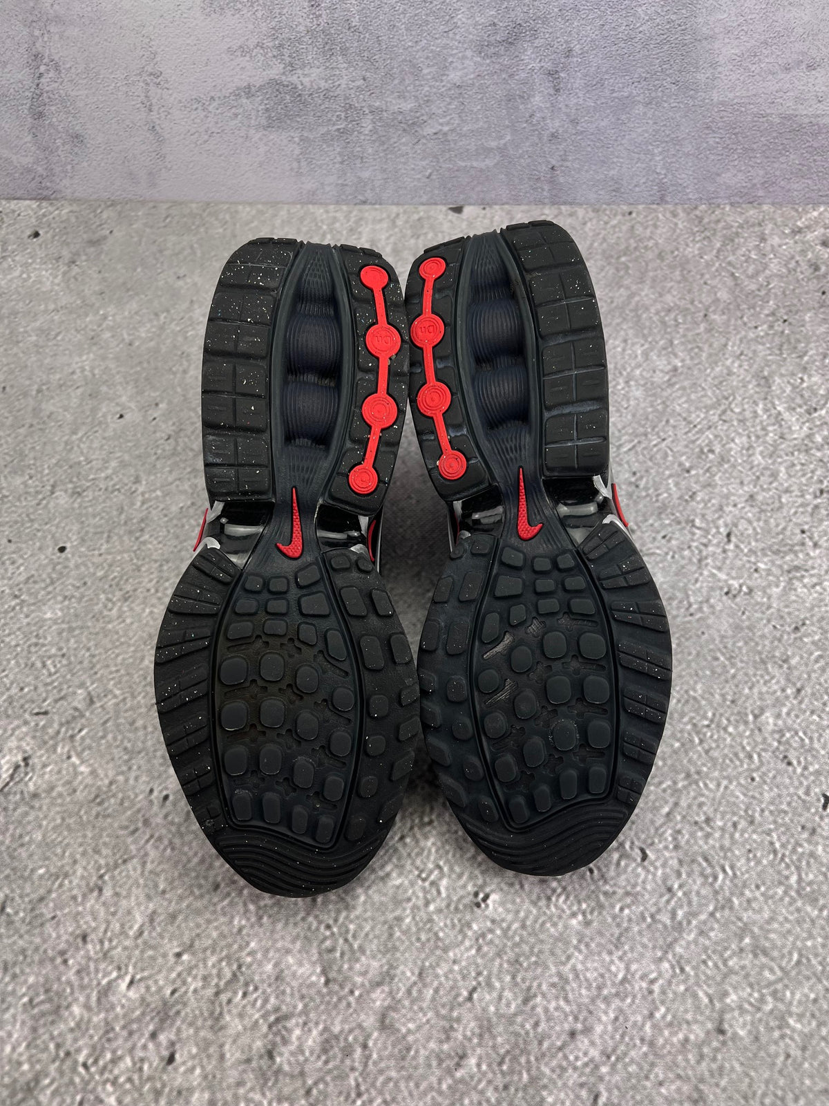 Nike Air Max Dn — buty sportowe męskie w bardzo dobrym stanie rozmiar 44, widok z tyłu