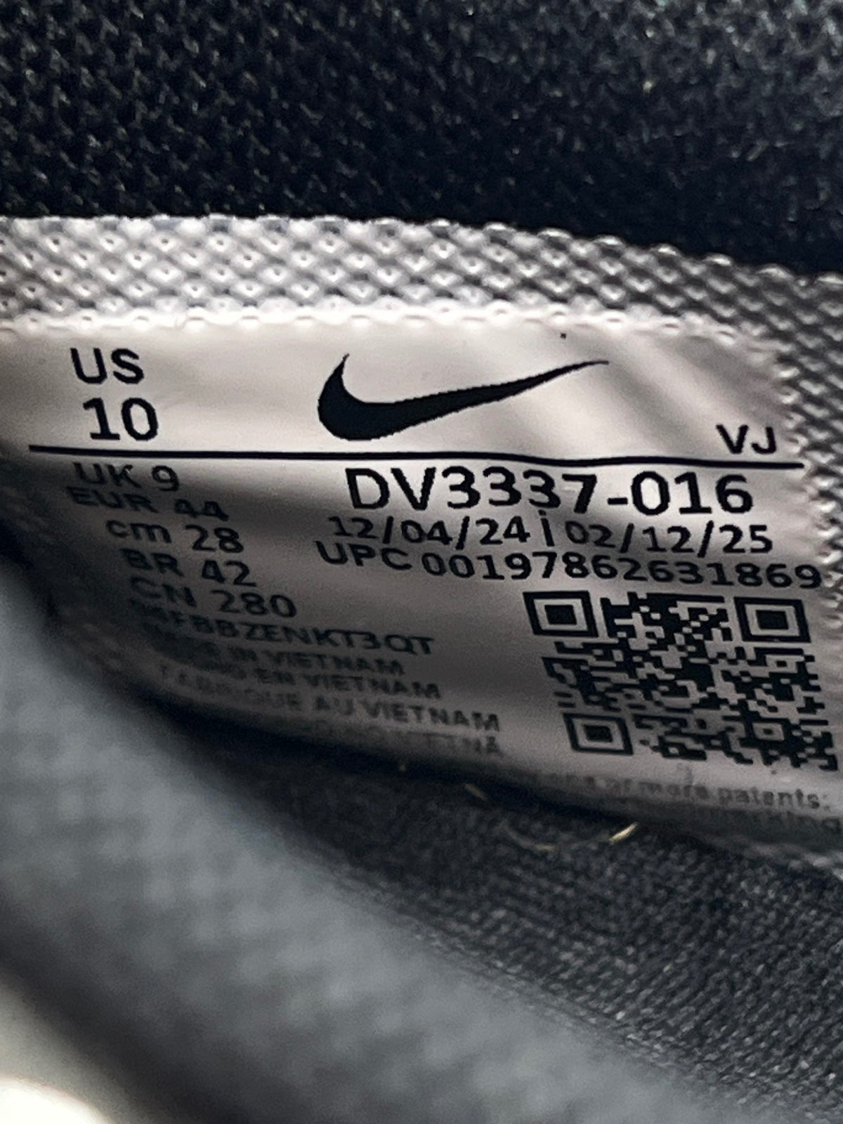 Nike Air Max Dn — buty sportowe męskie w bardzo dobrym stanie rozmiar 44, opcjonalne zdjęcie 1