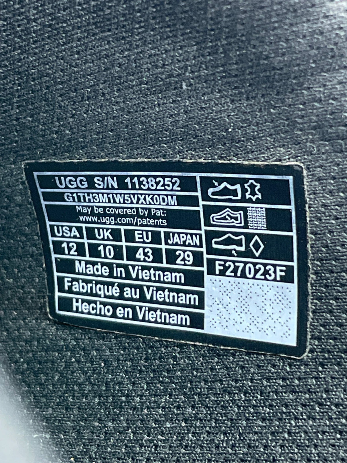 UGG Goldenstar Clog — buty sportowe męskie w bardzo dobrym stanie rozmiar 43, wewnętrzny panel lewego buta