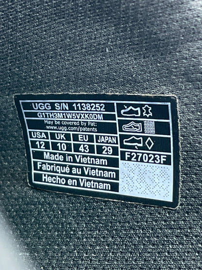 UGG Goldenstar Clog — buty sportowe męskie w bardzo dobrym stanie rozmiar 43, wewnętrzny panel lewego buta
