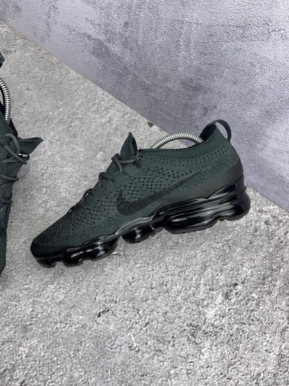 Nike Air VaporMax 2023 Flyknit Anthracite Black — buty sportowe męskie w bardzo dobrym stanie rozmiar 42.5, wewnętrzny panel prawego buta
