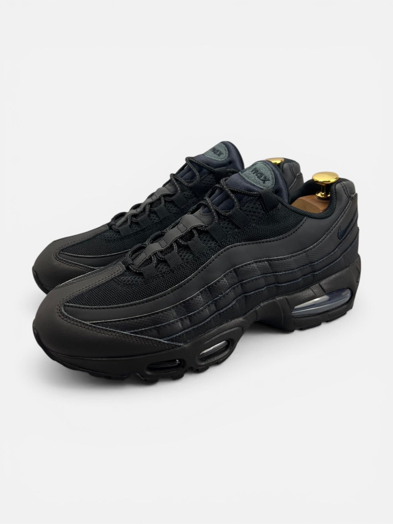Nike Air Max 95 OG Black — buty sportowe męskie w bardzo dobrym stanie rozmiar 43, widok z boku