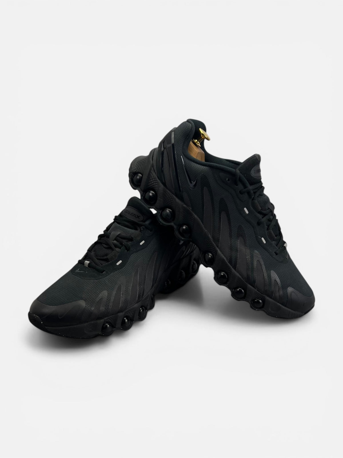 Nike Air Max Dn8 — buty sportowe męskie w bardzo dobrym stanie rozmiar 46, boczny profil
