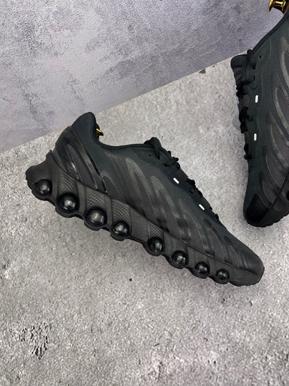 Nike Air Max Dn8 — buty sportowe męskie w bardzo dobrym stanie rozmiar 46, wewnętrzny panel lewego buta