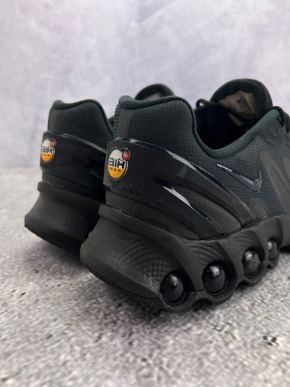 Nike Air Max Dn8 — buty sportowe męskie w bardzo dobrym stanie rozmiar 46, widok z góry