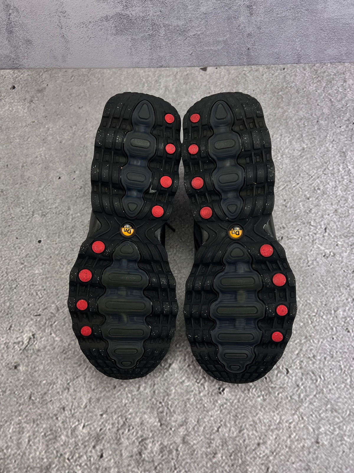 Nike Air Max Dn8 — buty sportowe męskie w bardzo dobrym stanie rozmiar 46, widok z tyłu