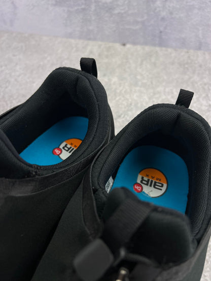 Nike Air Max Dn Roam Triple Black — buty sportowe męskie w bardzo dobrym stanie rozmiar 43, zapiętki butów