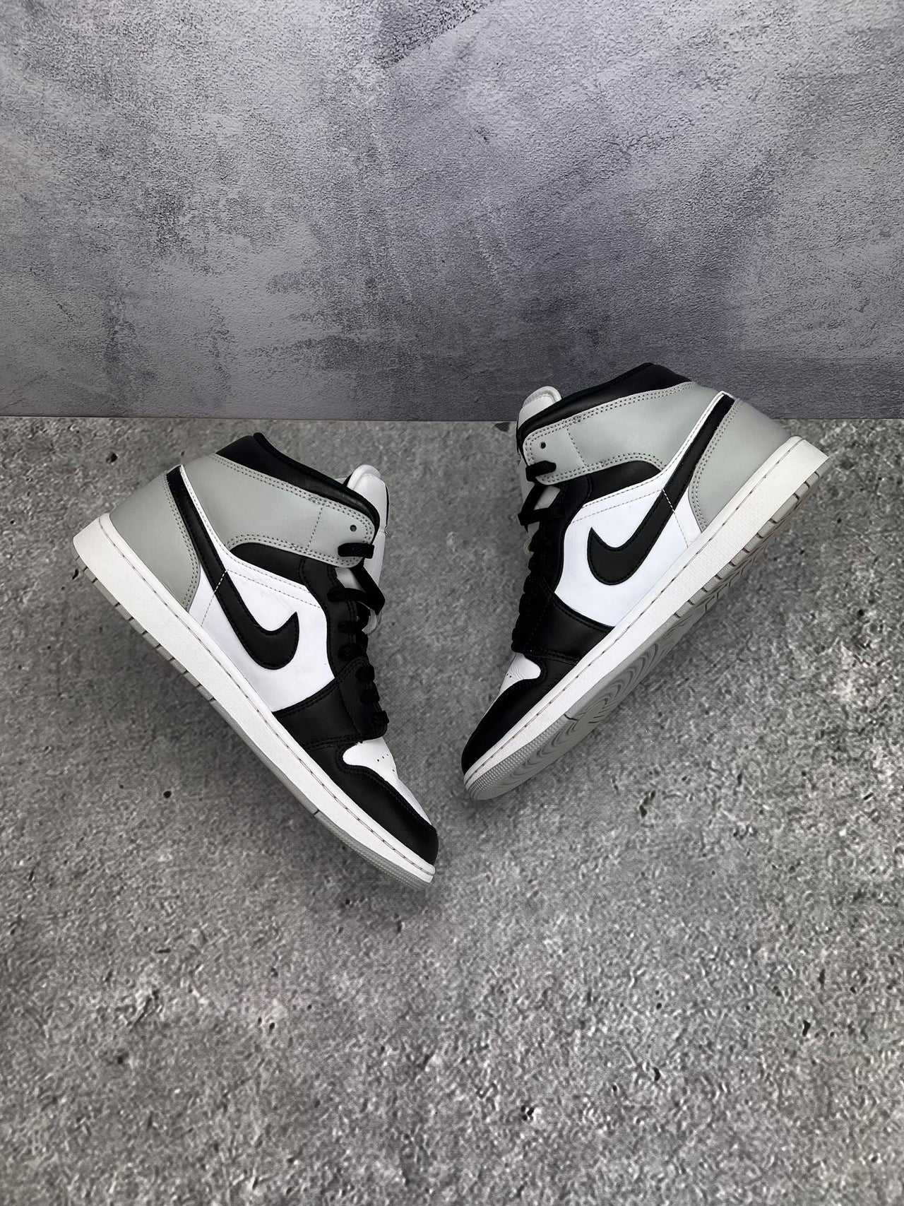Jordan Air Jordan 1 Mid Barons — buty sportowe męskie w dobrym stanie rozmiar 44, widok z góry na wewnętrzną stronę butów