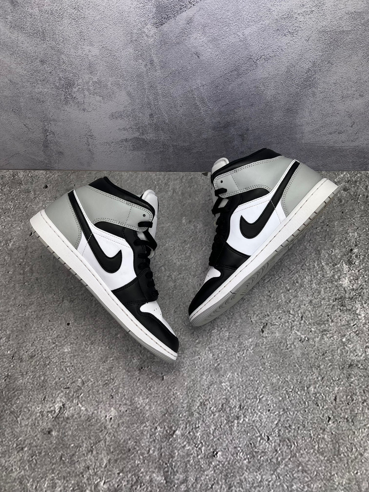 Jordan Air Jordan 1 Mid Barons — buty sportowe męskie w dobrym stanie rozmiar 44, widok z góry na wewnętrzną stronę butów