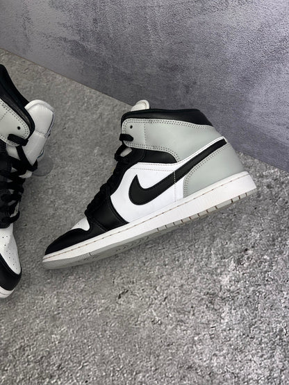 Jordan Air Jordan 1 Mid Barons — buty sportowe męskie w dobrym stanie rozmiar 44, wewnętrzny panel prawego buta