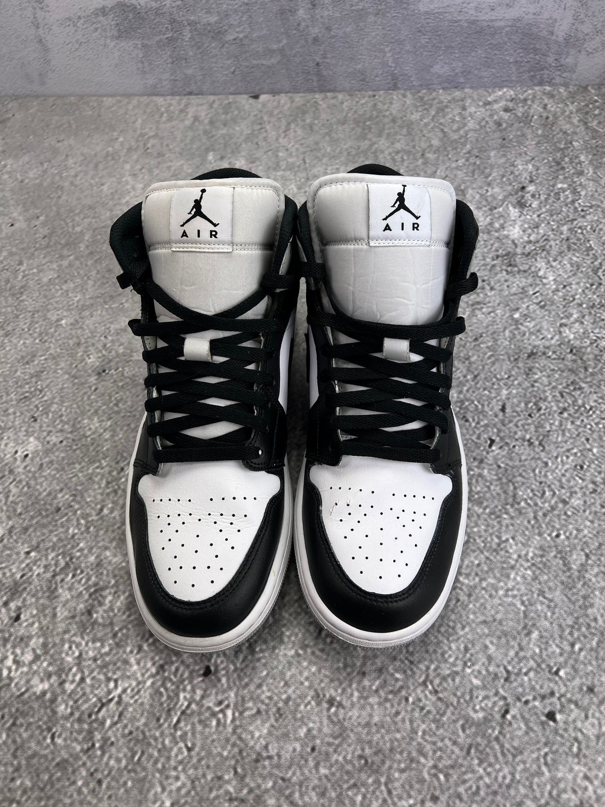 Jordan Air Jordan 1 Mid Barons — buty sportowe męskie w dobrym stanie rozmiar 44, widok z góry
