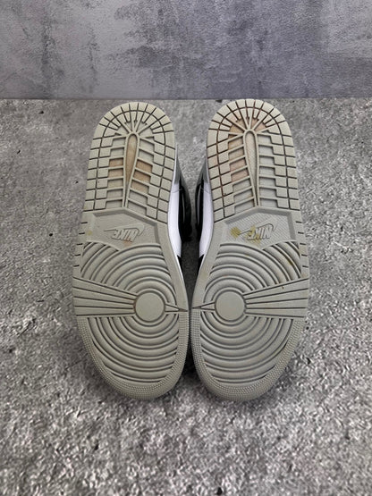 Jordan Air Jordan 1 Mid Barons — buty sportowe męskie w dobrym stanie rozmiar 44, podeszwa