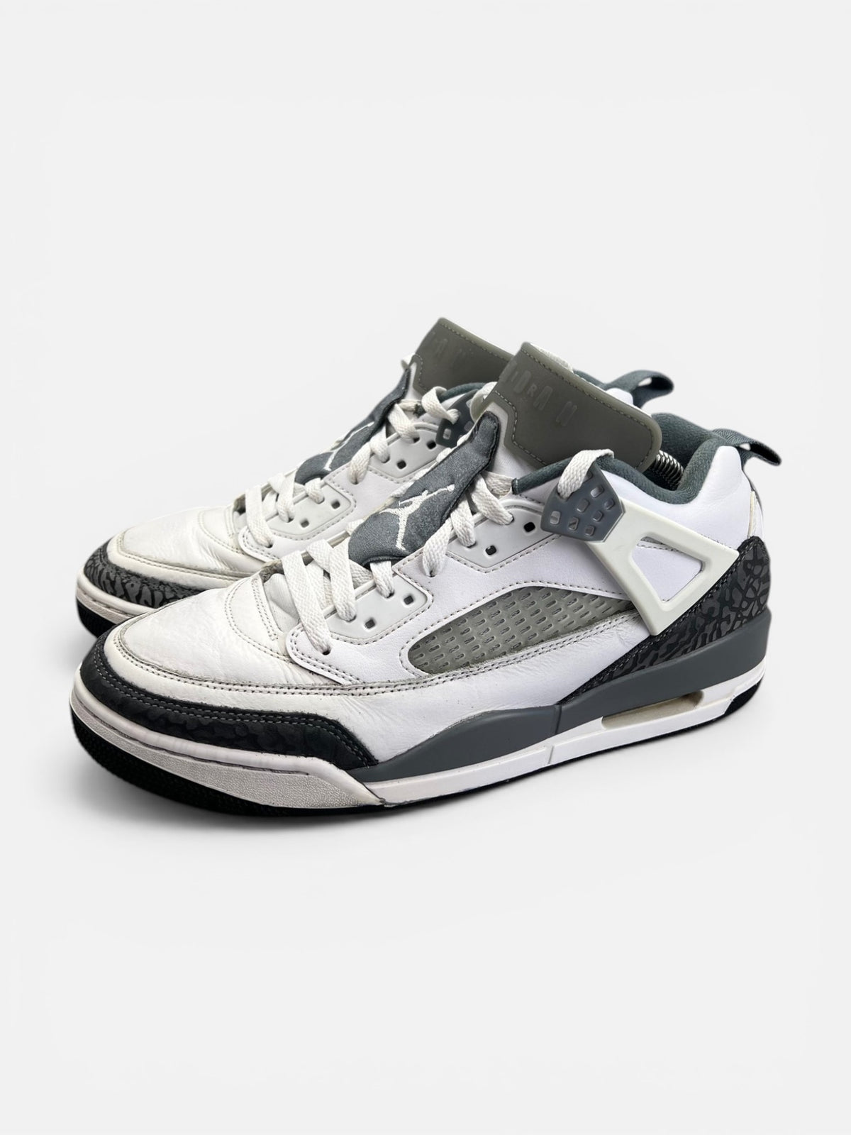 Jordan Spizike Low Cool Grey — buty sportowe męskie w bardzo dobrym stanie rozmiar 42.5, widok z boku