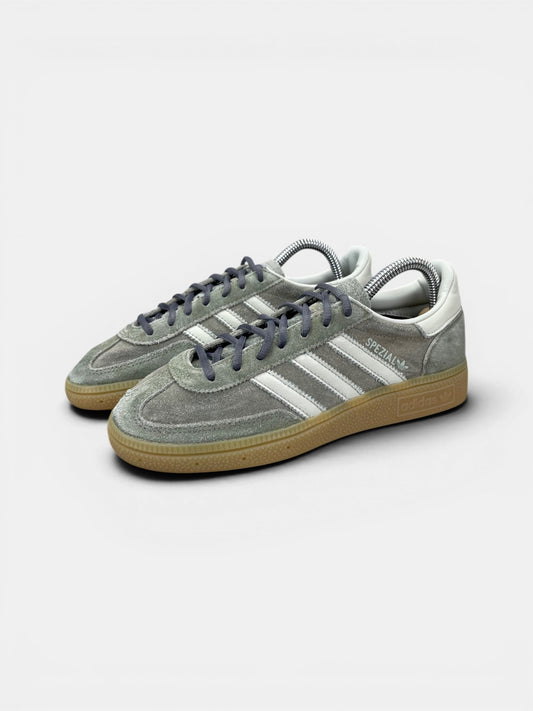 Adidas Handball Spezial — buty sportowe damskie w bardzo dobrym stanie rozmiar 36, widok z boku