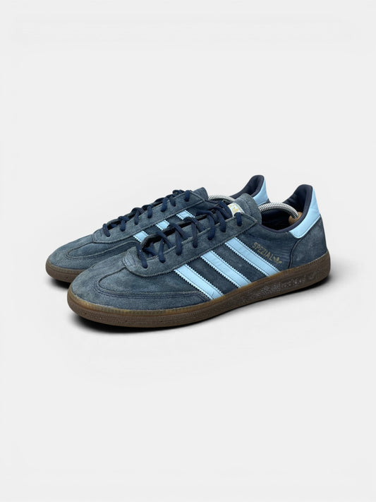 Adidas Spezial Collegiate Navy — buty sportowe męskie w bardzo dobrym stanie rozmiar 46 2/3, widok z boku