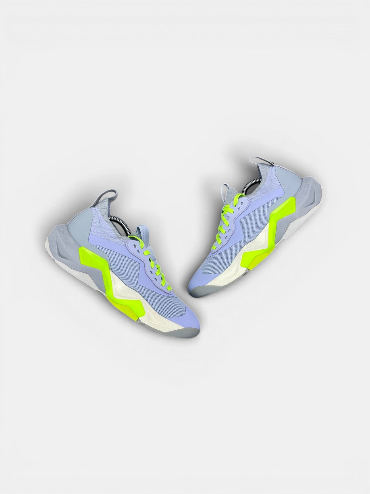 Adidas Rapidmove ADV 2 — buty sportowe damskie w bardzo dobrym stanie rozmiar 38, widok z góry na wewnętrzną stronę butów