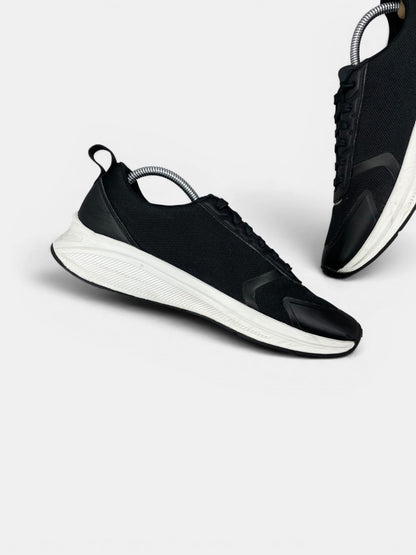 Emporio Armani Sneakers — buty sportowe męskie w bardzo dobrym stanie rozmiar 41, wewnętrzny panel lewego buta