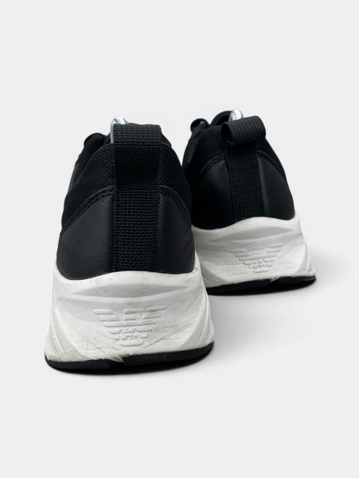 Emporio Armani Sneakers — buty sportowe męskie w bardzo dobrym stanie rozmiar 41, widok z tyłu