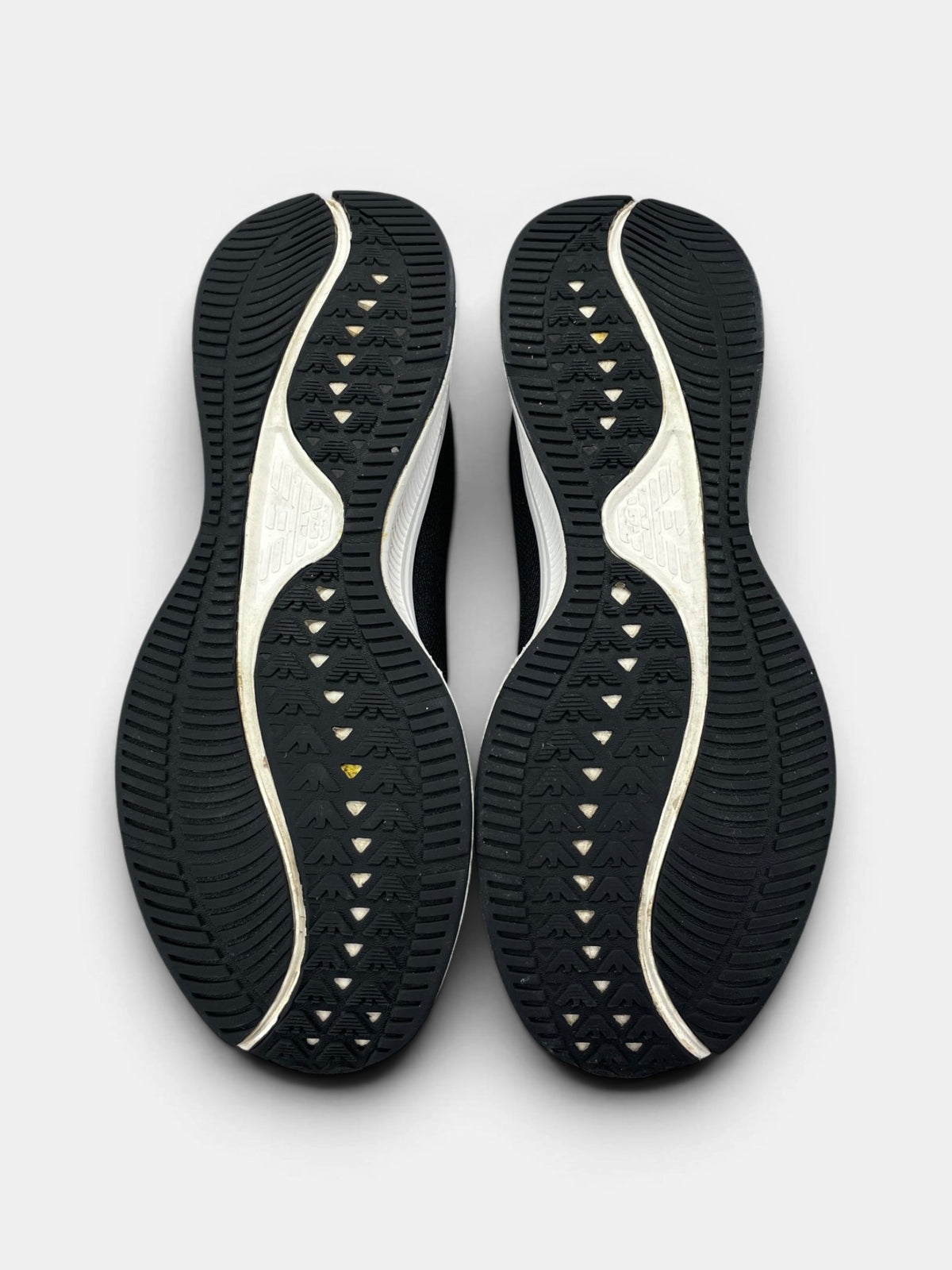 Emporio Armani Sneakers — buty sportowe męskie w bardzo dobrym stanie rozmiar 41, podeszwa