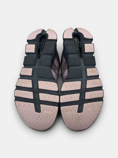 On Cloudrunner — buty sportowe damskie w bardzo dobrym stanie rozmiar 38.5, podeszwa